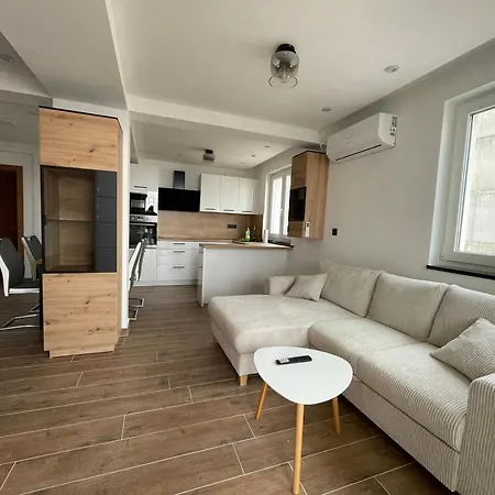 Mariva - 25 アパート