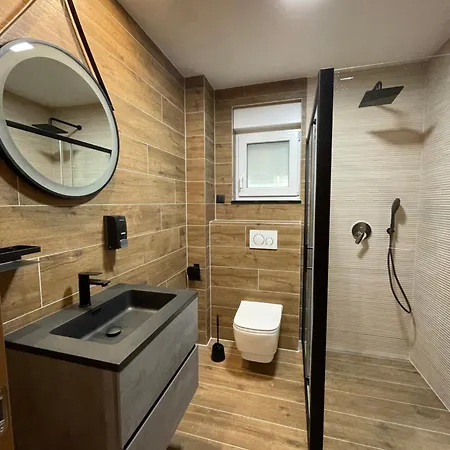 Mariva - 25 マカルスカ